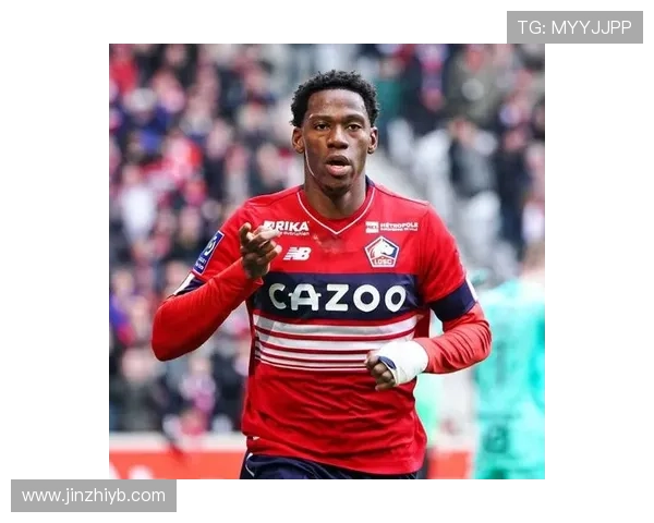 乔纳森·戴维 vs 拉卡泽特：技术型前锋的不同答案