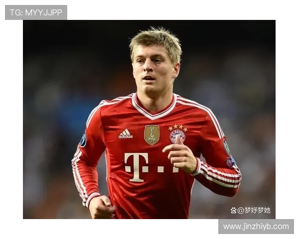 拜仁危机浮出水面:管理失控与战术困境,豪门正面临寒冬! 拜仁危机浮出水面:管理失控与战术困境,豪门正面临寒冬!