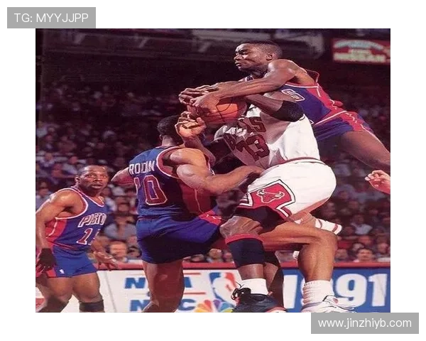 国际篮联与NBA在干扰球规则上有何不同？深度解析两种规则体系的区别